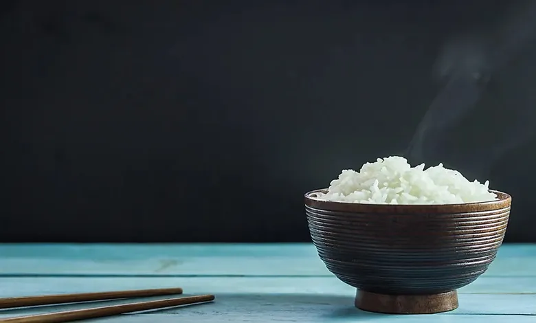 عکس از برنج ژاپنی است که دارای چسبندگی زیادی می باشد.